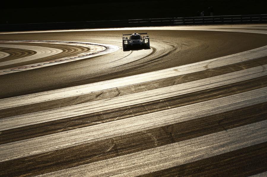  Porsche 919 Hybrid 2015 года  (фото 30 из 481)